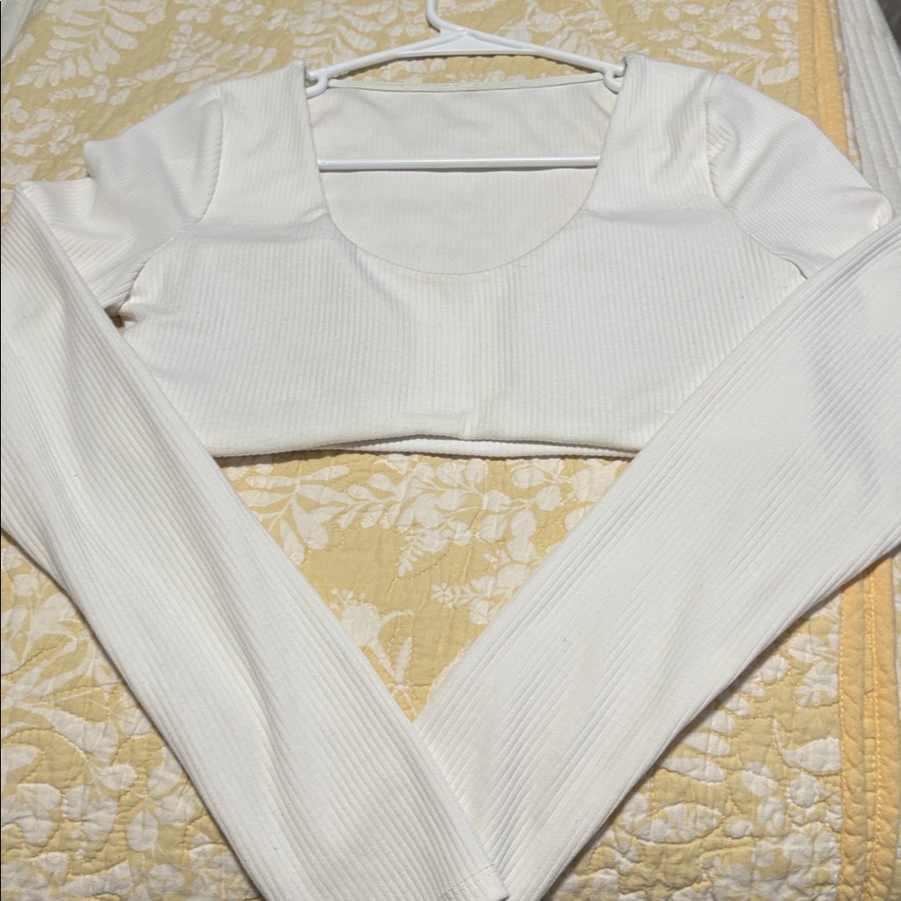 ALO Yoga White Ribbed Crop Top - Picture 4 of 8